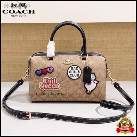 Promo Tas Coach X Disney Rowan Satchel With Patches Wanita .